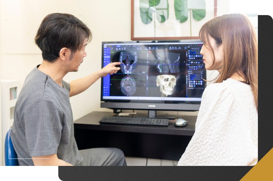 初診時に必ずパノラマで説明。「わかってから」治療を始めます。